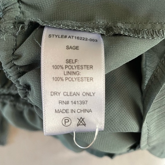 ASTR Women Sage Eyelet V-neck Cinched Waist Long Sleeves Blouse Size L - Picture 7 of 8